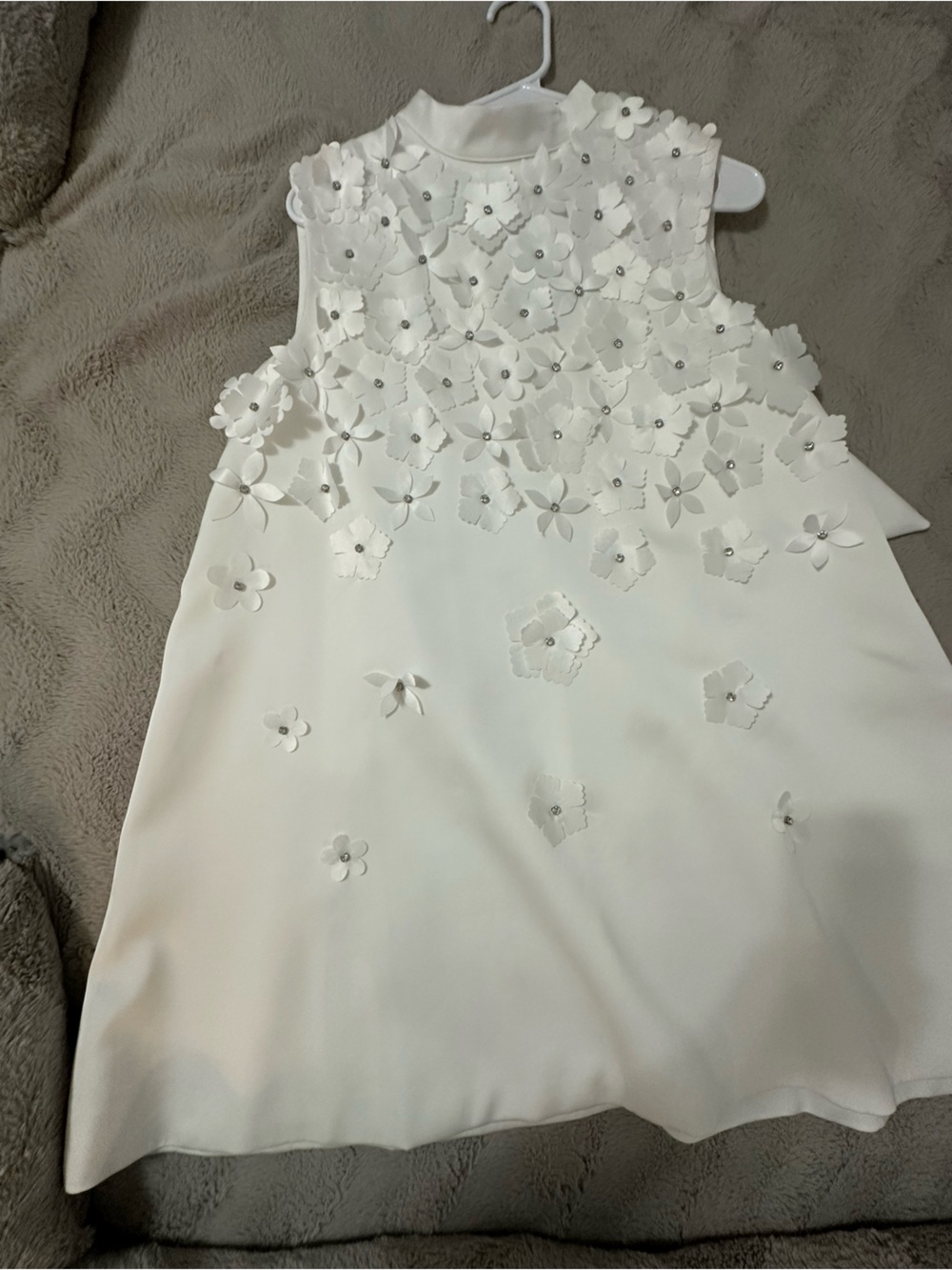 Beulah White Floral 3D Appliqué Formal Dress